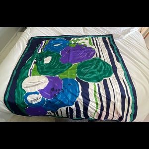 I’m selling this beautiful scarf from Loewe